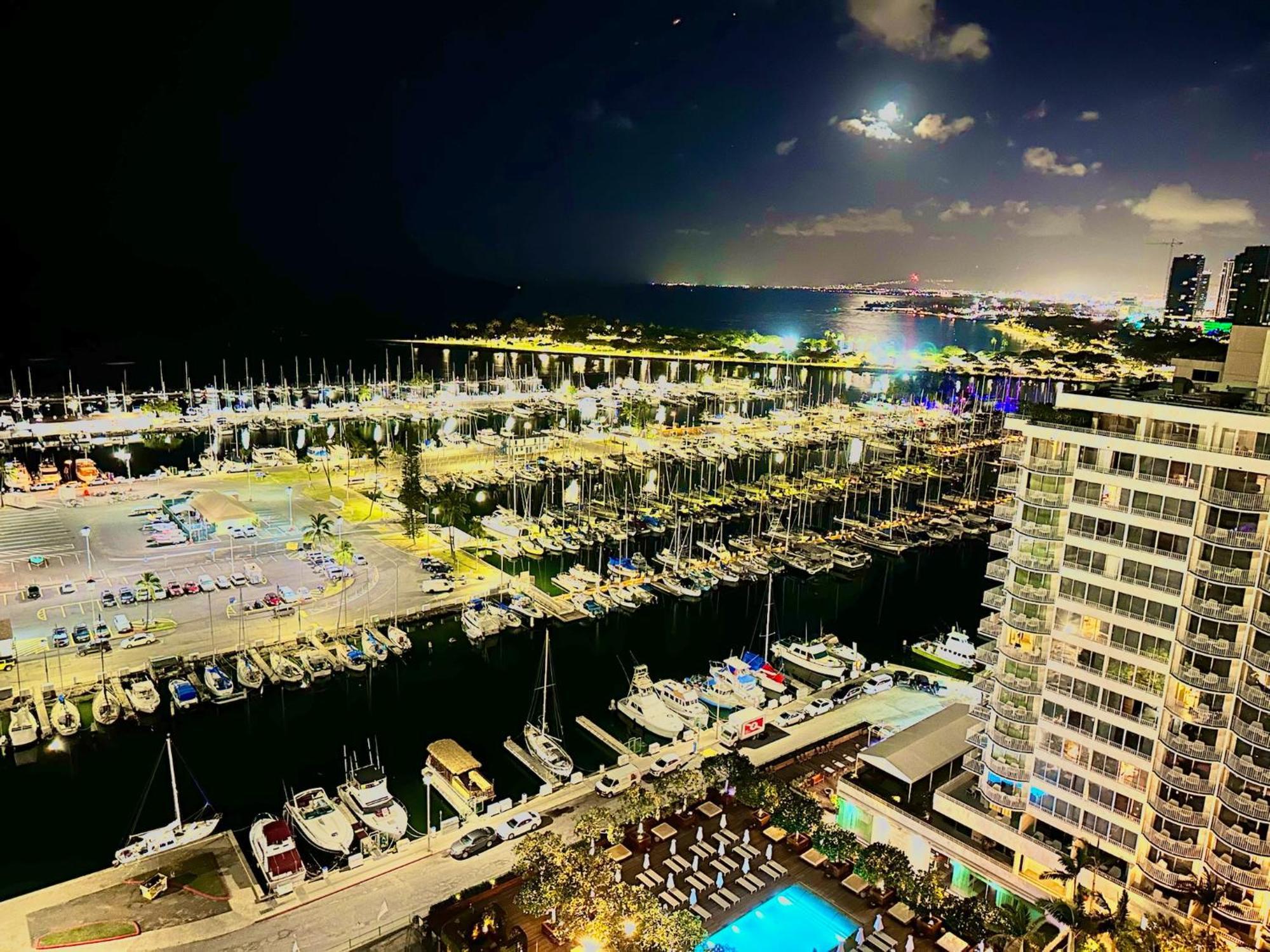 هونولولو Waikiki Beach Experience! Luxury Oceanview Suite! المظهر الخارجي الصورة