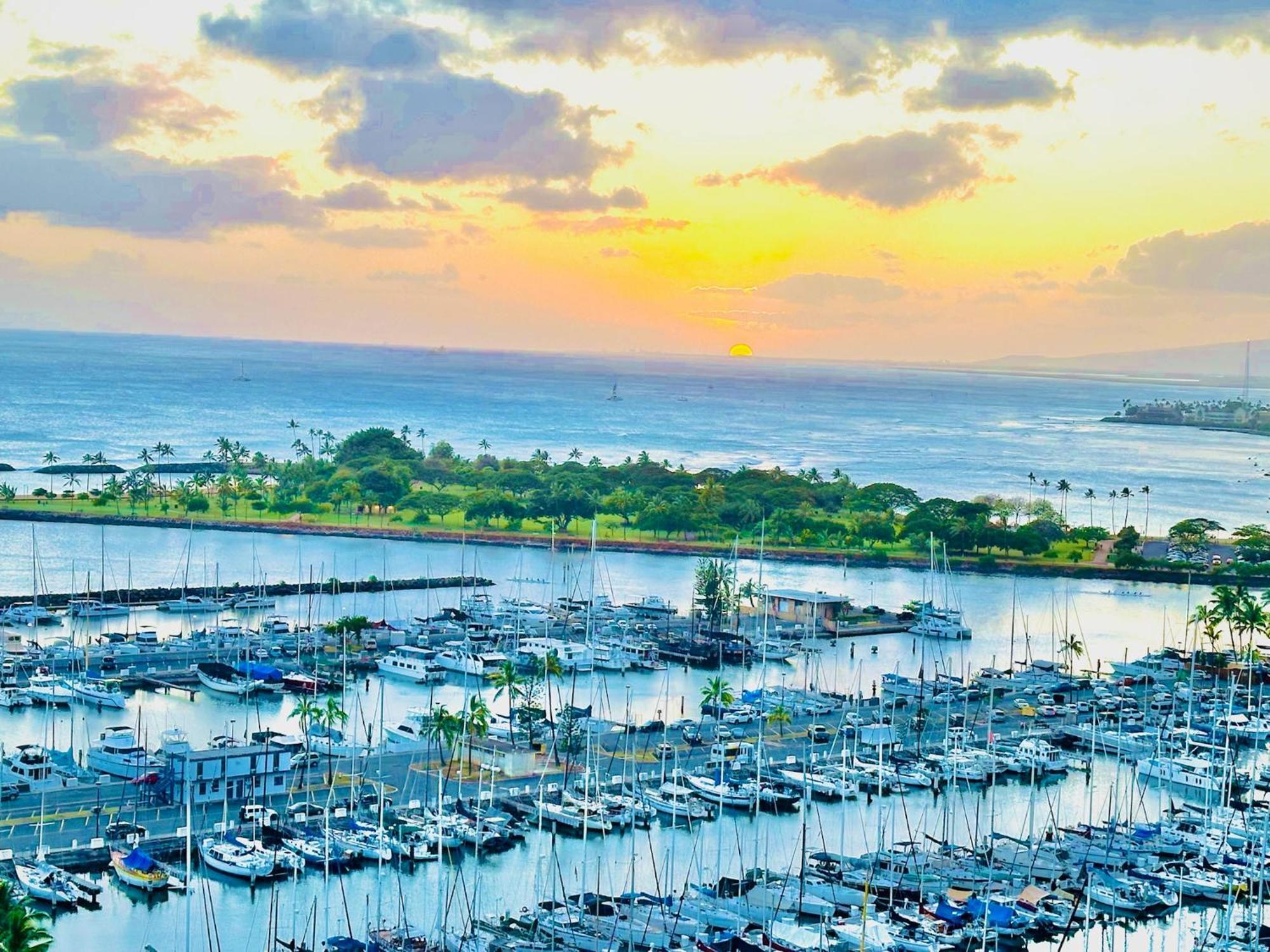 هونولولو Waikiki Beach Experience! Luxury Oceanview Suite! المظهر الخارجي الصورة