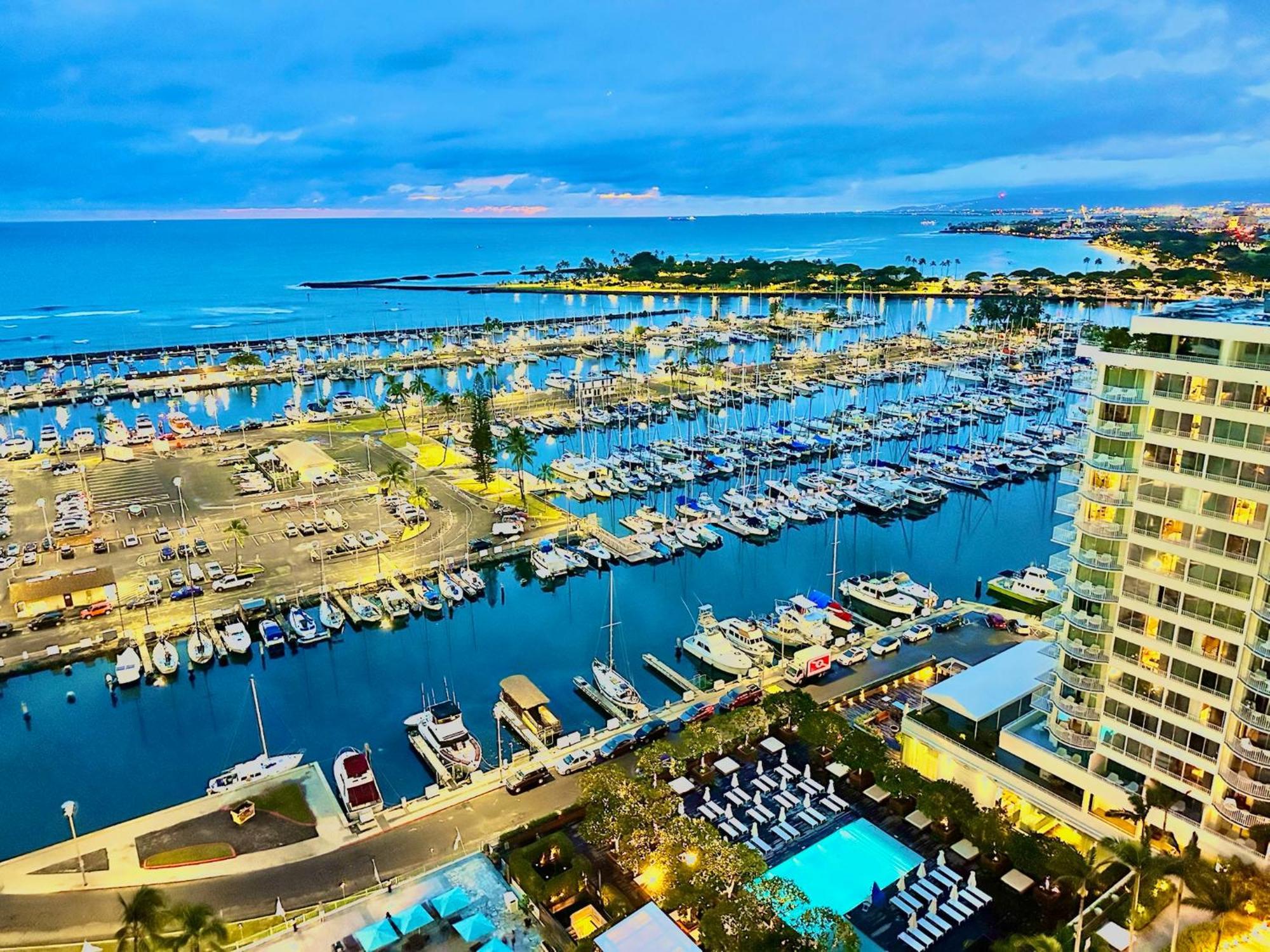 هونولولو Waikiki Beach Experience! Luxury Oceanview Suite! المظهر الخارجي الصورة